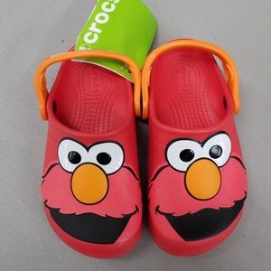 elmo crocs size 6